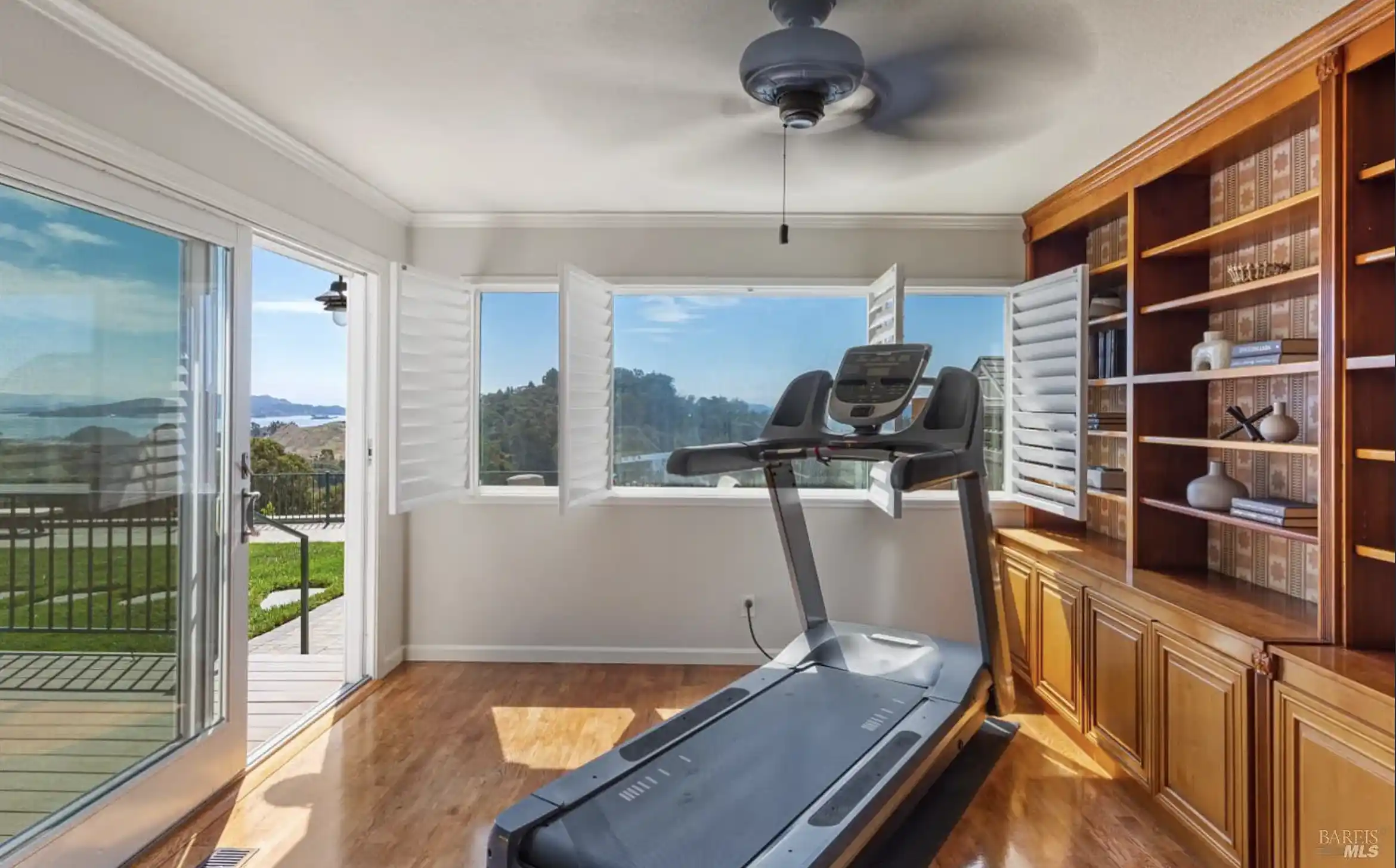 Home in San Rafael's Coveted Peacock Gap Neighborhood – image 9